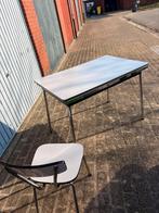 Table de cuisine vintage, Enlèvement, Comme neuf