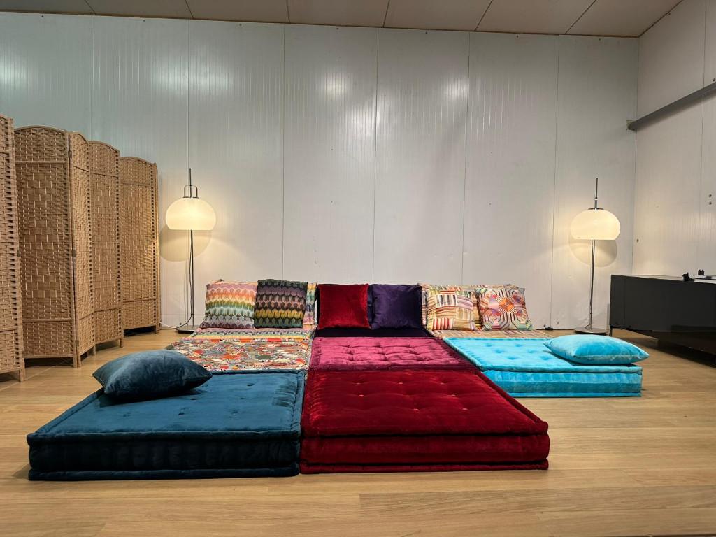 TRÈS EXCLUSIF Roche Bobois Mah Jong 11 éléments, Maison & Meubles, Enlèvement ou Envoi, Comme neuf, Tissus, Bankstel Bank Zetels Sofa Hoekbank Design bank