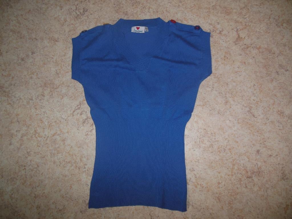 truitje 140 in nieuwstaat, Ophalen of Verzenden, Zo goed als nieuw, Meisje, Shirt of Longsleeve