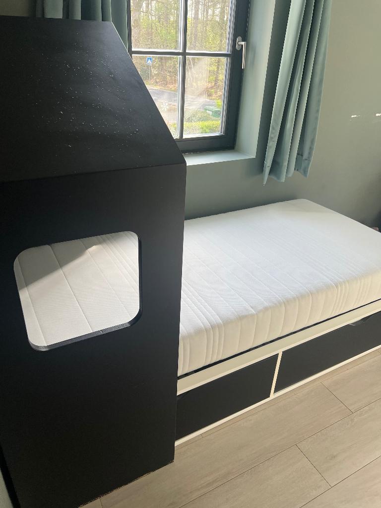 Bed met “huisje”, 85 tot 100 cm, Zo goed als nieuw, 180 cm of meer, Ophalen