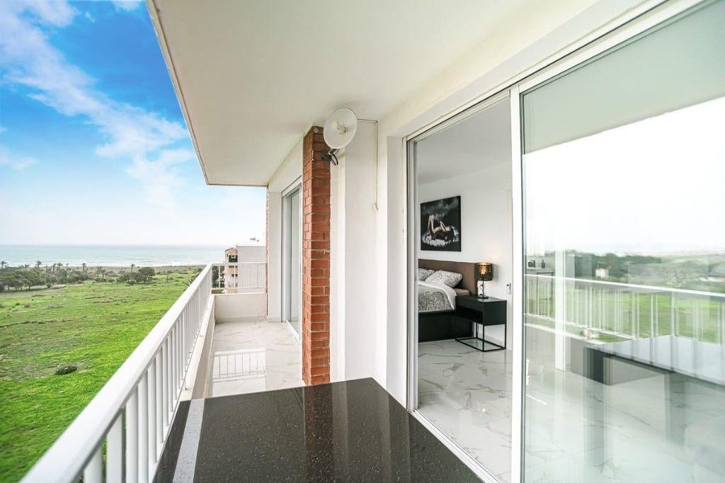 Appartement rénové à 600m/Plage de Punta Prima, 80 m², Punta Prima., 2 pièces, Appartement