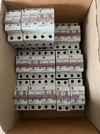 Lot de 18 x disjoncteur C32 - Star-Line, Bricolage & Construction, Électricité & Câbles, Enlèvement ou Envoi, Utilisé, Autres types