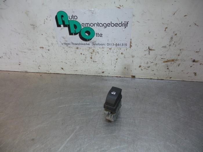 Elektrisch Raam Schakelaar van een Renault Scenic (Scenic 03, Auto-onderdelen, Dashboard en Schakelaars, Renault, Gebruikt, 3 maanden garantie