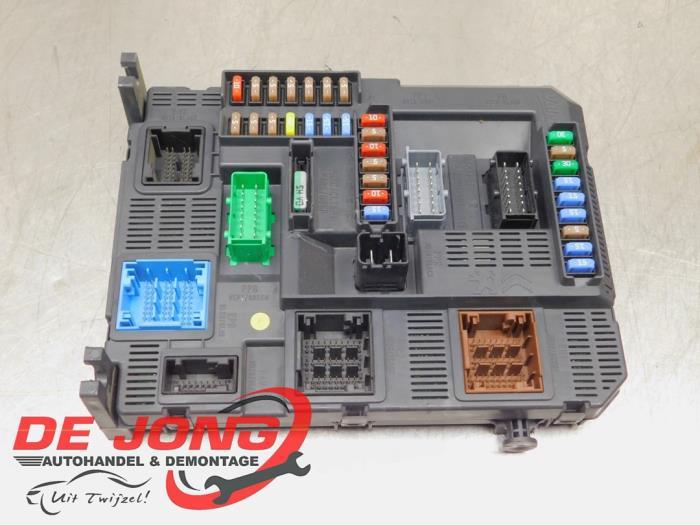 Boîte à fusibles d'un Peugeot 208, Autos : Pièces & Accessoires, -, 3 mois de garantie, Utilisé, -