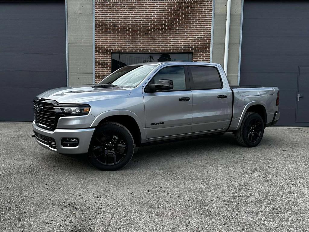 Dodge Ram Laramie Night Premium €68.900,- excl btw., Autos, Neuf, Achat, 420 ch, 5 portes