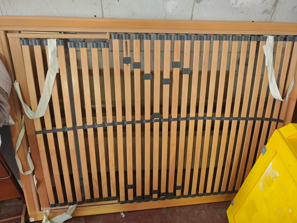 Lit avec sommier relevable intégré, Enlèvement, Sommier