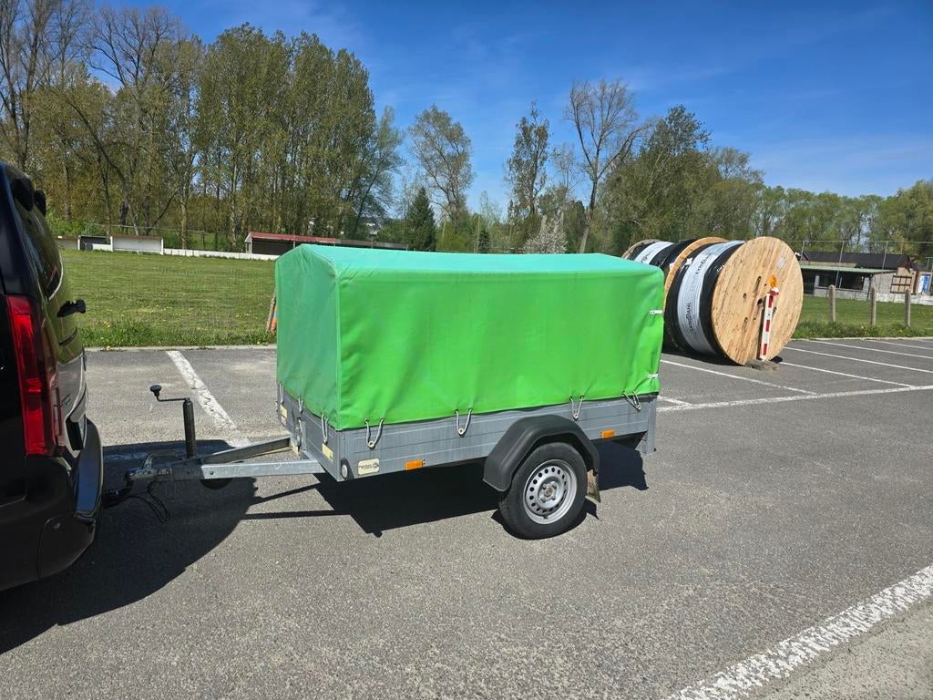 Saris met huif en kipbaar, Enlèvement, Utilisé