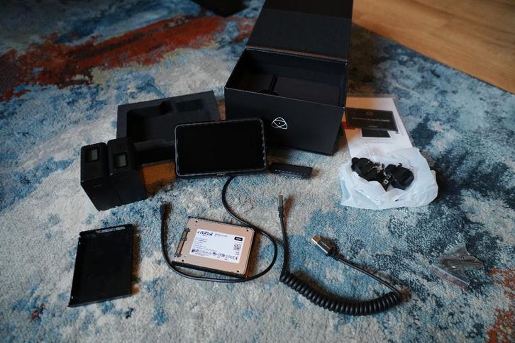 Atomos Ninja V 4K Set - 2TB SSD (ProRes) + 2x Accu's, Audio, Tv en Foto, Fotografie | Professionele apparatuur, Zo goed als nieuw