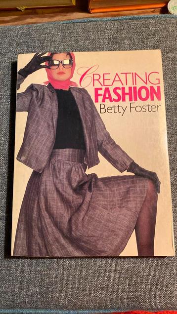 Creating fashion - Betty Foster beschikbaar voor biedingen