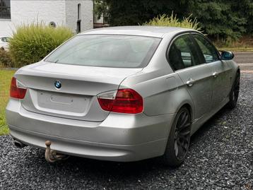 Bmw 318 D e90, Autos, 100 kW, Argent ou Gris, Boîte manuelle, Noir