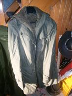 Parka militaire, Enlèvement