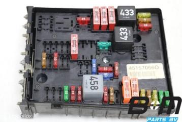 Zekering in motorruimte VW Golf 5 5drs 1.9 TDI 1K0937124K beschikbaar voor biedingen