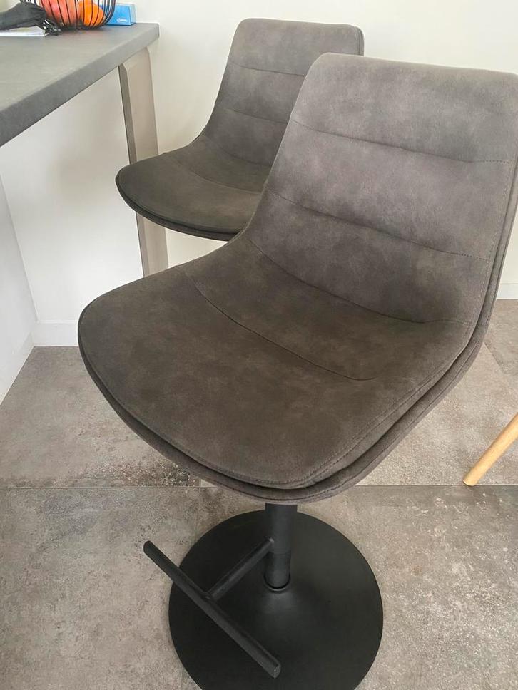 Barstoel van Ygo, Huis en Inrichting, Stoelen, Zo goed als nieuw, Eén, Metaal, Bruin, Ophalen