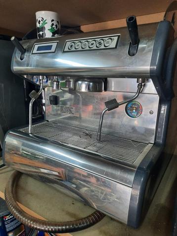 Machine à café Horeca avec 3 moulins, Enlèvement, Café et Espresso