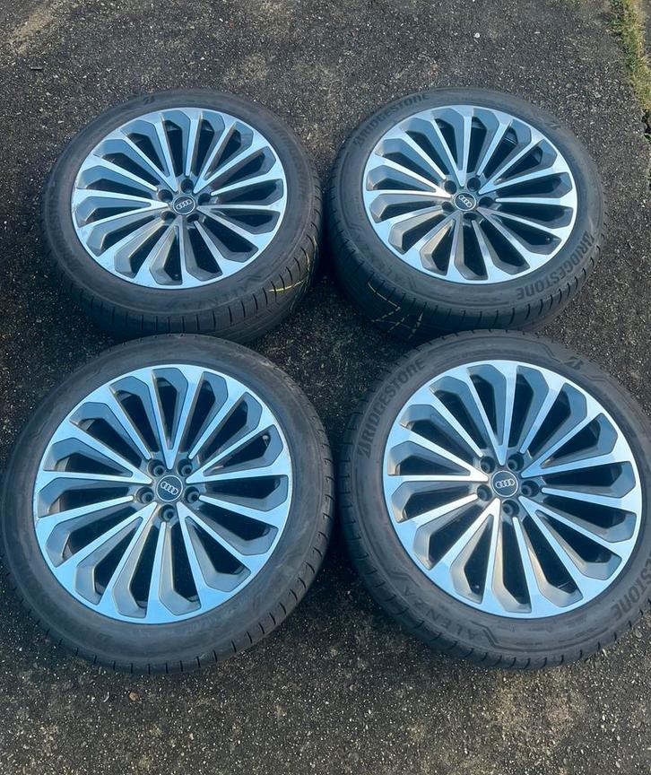Audi Q8 e tron 21 inch S line sport Velgen Set, Auto-onderdelen, Banden en Velgen, Banden en Velgen, Zomerbanden, 21 inch, 265 mm