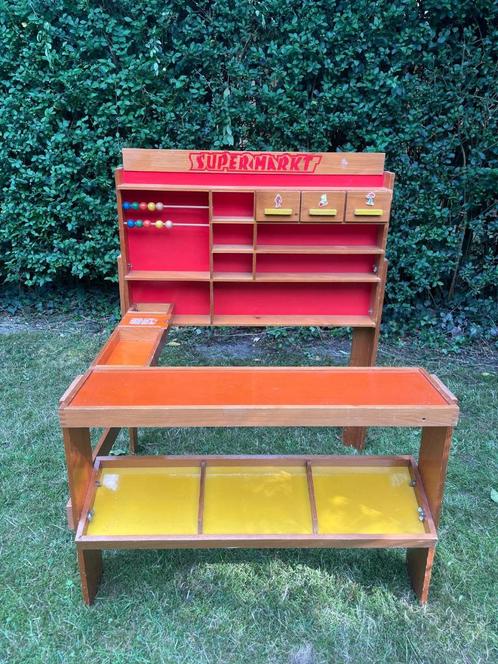 Houten winkeltje jaren '70, Kinderen en Baby's, Speelgoed | Houten speelgoed, Gebruikt, Meubelstuk of Keukentje, Ophalen