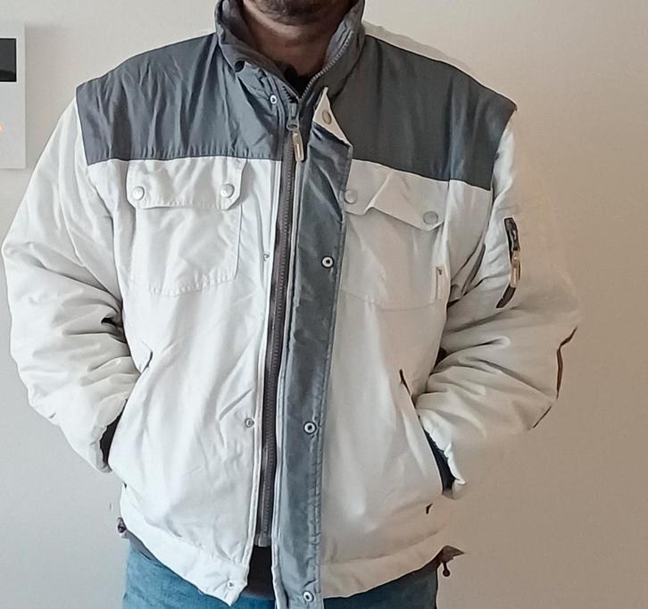 Witte nylon jas ideaal voor in de bouw / koud weer, Kleding | Heren, Jassen | Winter, Zo goed als nieuw, Maat 52/54 (L), Wit, Ophalen of Verzenden