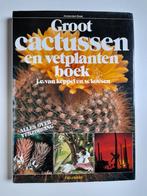 Boek ' groot cactussen en vetplanten boek ', Boeken, Zo goed als nieuw, Bloemen, Planten en Bomen, Ophalen