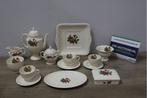 Wedgwood Moss Rose theeservies 14 stuks, Antiek en Kunst, Antiek | Servies compleet