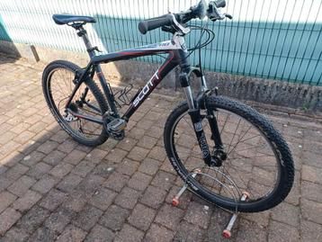 Scott mountainbike met shimano versnellingen en voorvering  beschikbaar voor biedingen