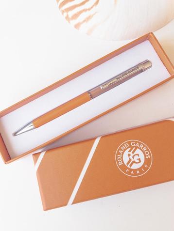 Roland Garros balpen 'the French open' beschikbaar voor biedingen