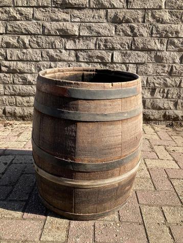 Wijnvat eik beschikbaar voor biedingen