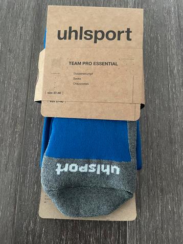 Nieuwe Uhlsport voetbalsokken beschikbaar voor biedingen