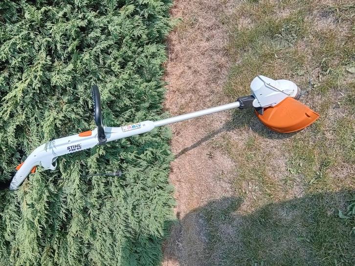 Stihl FSE 52 elektrische grastrimmer, Tuin en Terras, Grastrimmers, Zo goed als nieuw, Elektrisch, 30 tot 50 cm, Ophalen