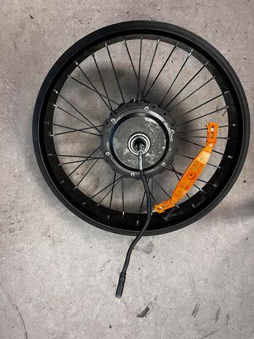 Fatbike motor alleen paar spaken kapot beschikbaar voor biedingen