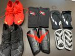 Voetbalschoenen en scheenbeschermers, Sport en Fitness, Voetbal, Maat L, Ophalen, Zo goed als nieuw, Schoenen