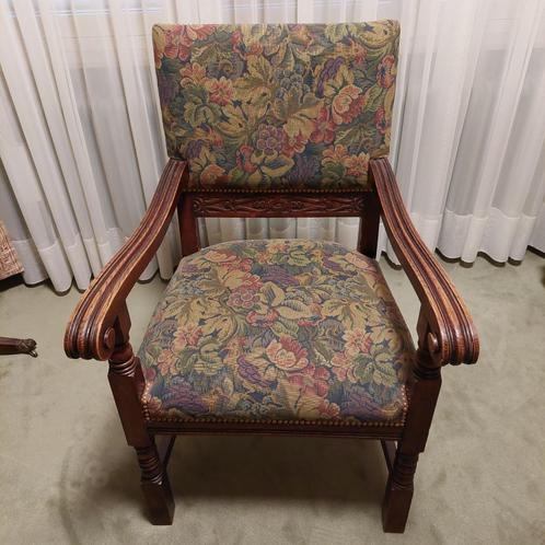 Antieke stoel met gebogen armleuningen, Antiek en Kunst, Antiek | Meubels | Stoelen en Sofa's, Ophalen