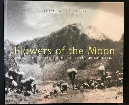 Fotoboek // Flowers of the moon - Sebastian Schutyser (2007), Boeken, Kunst en Cultuur | Fotografie en Design, Zo goed als nieuw