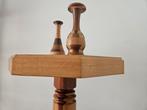 Vintage houten bijzettafel en 2 bijhorende vaasjes, Antiek en Kunst, Ophalen