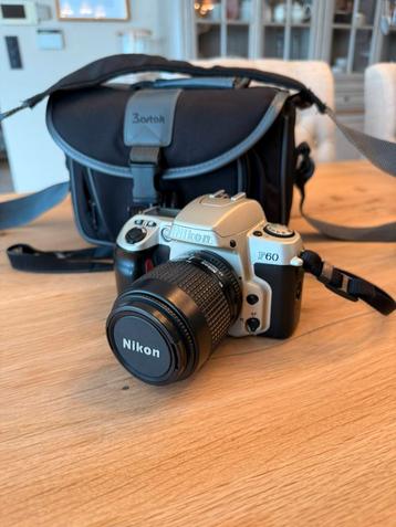 NIKON F60 analoog incl. draagtas beschikbaar voor biedingen