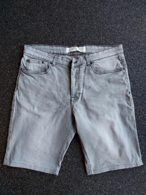 Heren jeansshorten mt 34/L, Kleding | Heren, Spijkerbroeken en Jeans, Gedragen, W33 - W34 (confectie 48/50), Grijs, Ophalen of Verzenden