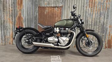 Triumph Bonneville Bobber: Matt Khaki beschikbaar voor biedingen