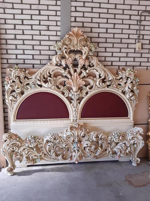 TWEEPERSOONS   BAROK KONINGSBED  VAN SILIK, Huis en Inrichting, Slaapkamer | Bedden, Zo goed als nieuw, Tweepersoons, Ophalen