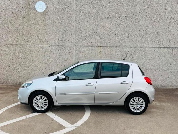 Renault Clio/Bouwjaar 2011!!, Auto's, Renault, Bedrijf, Te koop, Clio, ABS, Adaptieve lichten, Airbags, Alarm, Boordcomputer, Centrale vergrendeling
