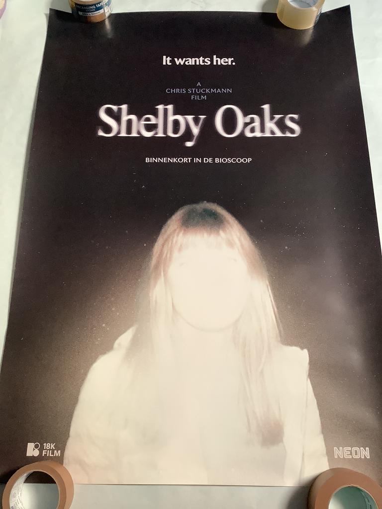 SHELBY OAKS   Filmposter  70-100 cm, Verzamelen, Posters, Ophalen of Verzenden