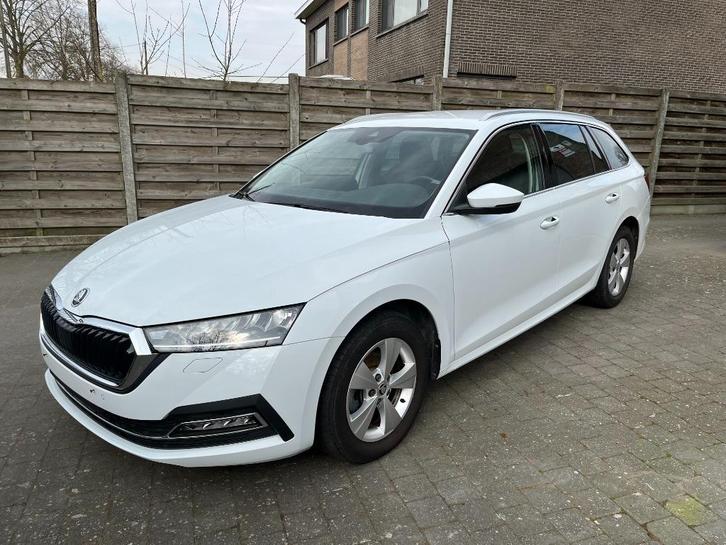 Skoda Octavia Combi Clever 2.0TDI 150pk DSG 10-2022 96dkm, Autos, Skoda, Entreprise, Achat, Octavia, ABS, Caméra de recul, Phares directionnels