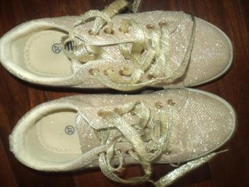 good'as , chaussures dorées p.37 beschikbaar voor biedingen