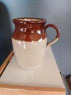 Mooie kruik in aardewerk in 2 kleuren ( inhoud 1,5 liter )
I, Antiek en Kunst, Ophalen