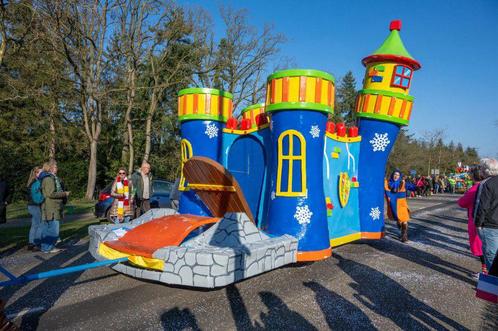 Carnavalswagen ijskasteel, Hobby en Vrije tijd, Feestartikelen, Zo goed als nieuw, Ophalen