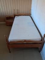 Houten bed met boxspring, matras (90×200) en nachtkastje., Huis en Inrichting, Gebruikt, Hout