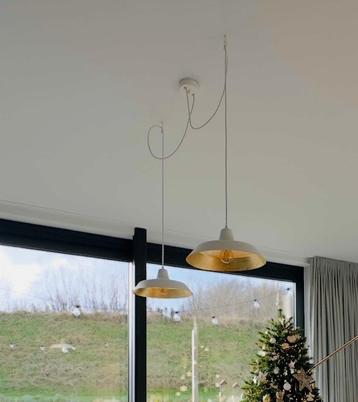 Hanglamp wit & goed beschikbaar voor biedingen