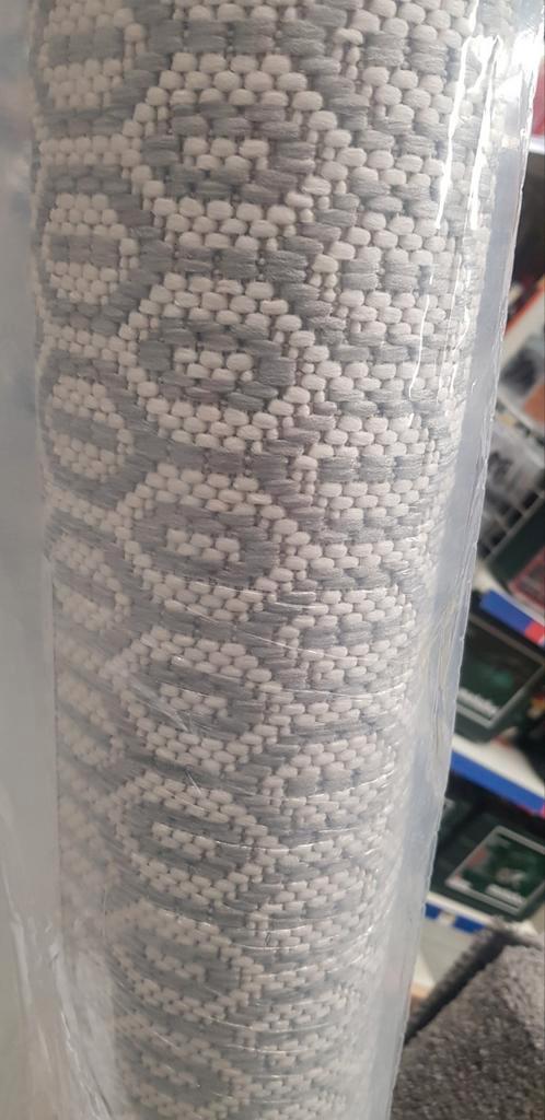 Nieuwe ESSENZA  200x290 cm, Huis en Inrichting, Stoffering | Tapijten en Vloerkleden, Ophalen