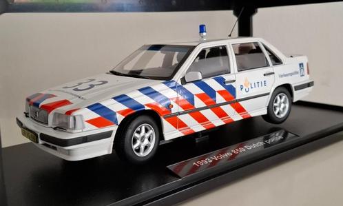 Volvo 850 - 1993 -- Verkeerspolitie --, Hobby en Vrije tijd, Modelauto's | 1:18, Nieuw, Auto, Overige merken, Verzenden