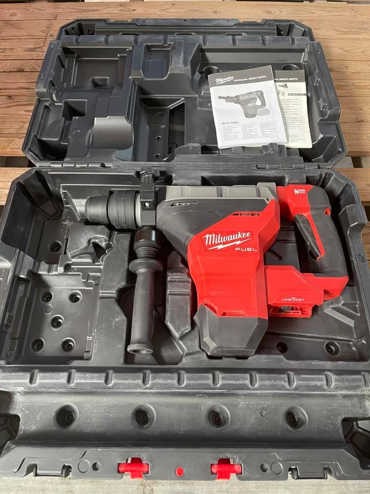 Milwaukee breekhamer, Doe-het-zelf en Bouw, Gereedschap | Boormachines, Zo goed als nieuw, Boor- en/of Breekhamer, 600 watt of meer