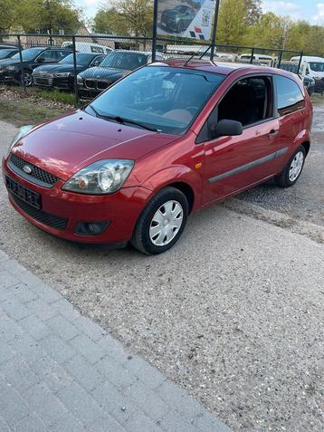 Ford Fiesta 1.4tdci Airco  gekeurd !!