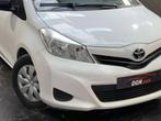 Toyota Yaris Yaris 1.0i VVT-i Active (bj 2013), Euro 5, Stof, Zwart, Wit